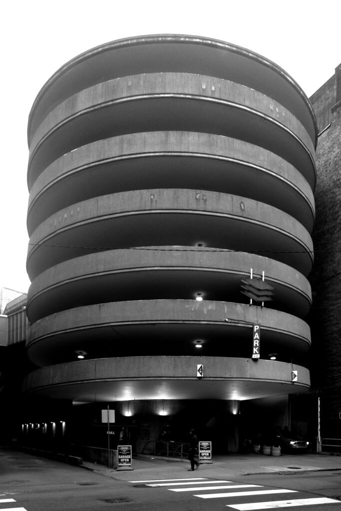 Nouveau space : la beauté des parkings souterrains
